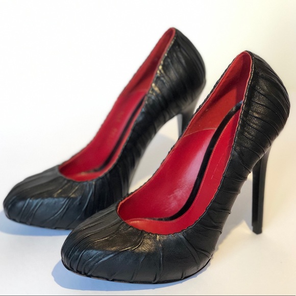 Alexander McQueen Black Leather Pumps - Picture 1 of 11